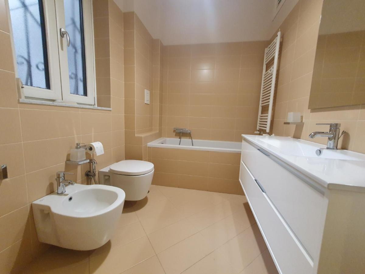 Papiro Blu Apartment Salerno Exterior foto